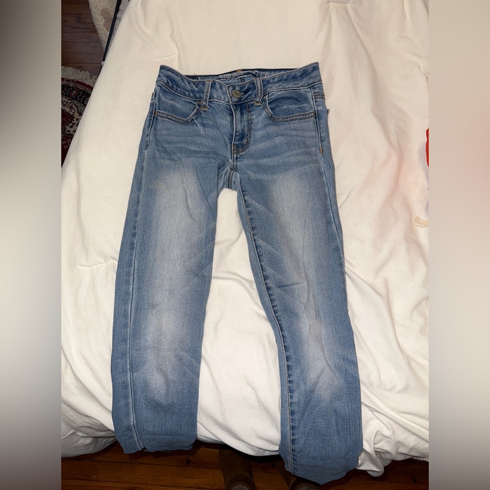 Light wash skinny jeans